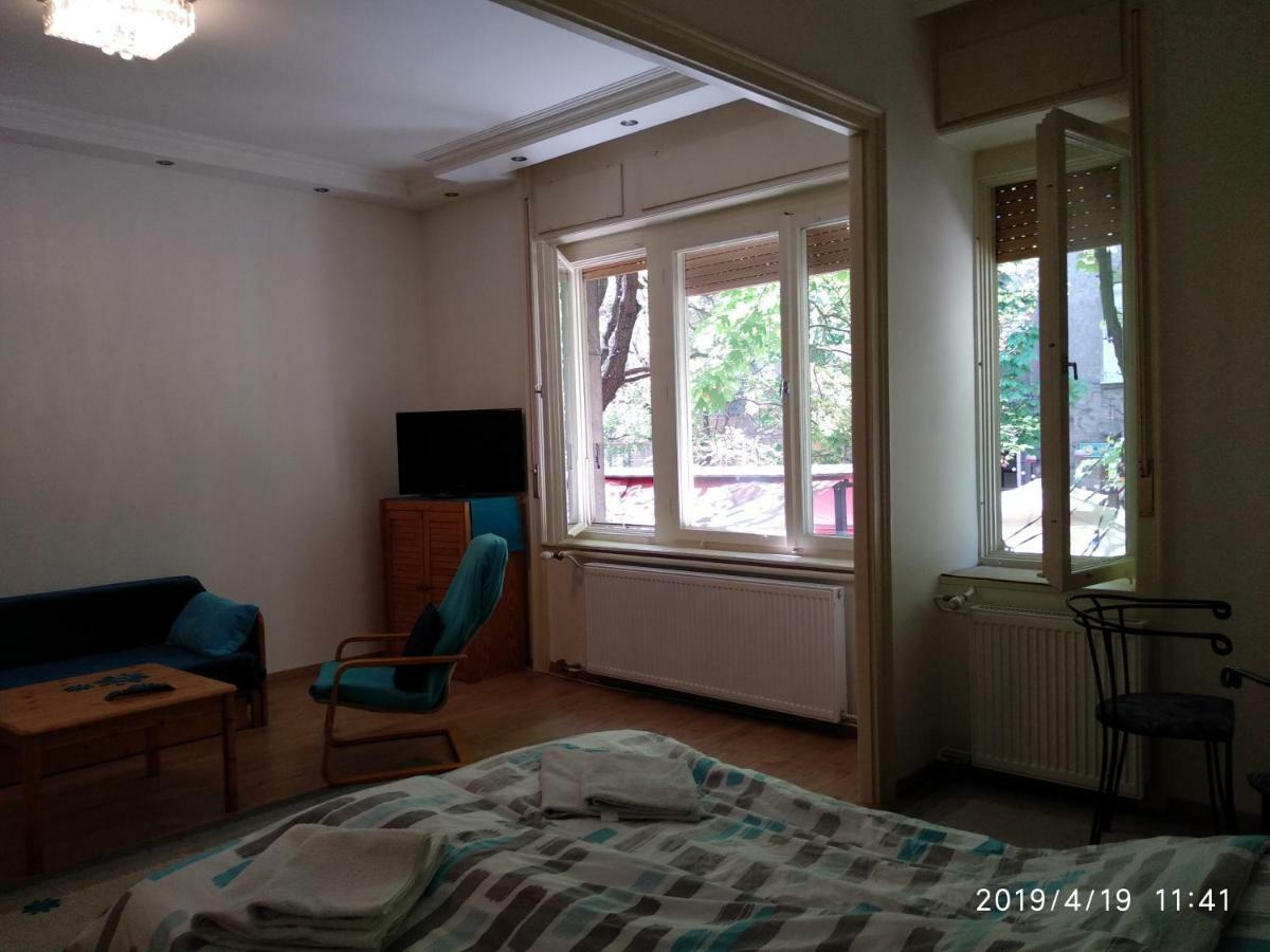 Lara Apartman Budapest Exteriör bild