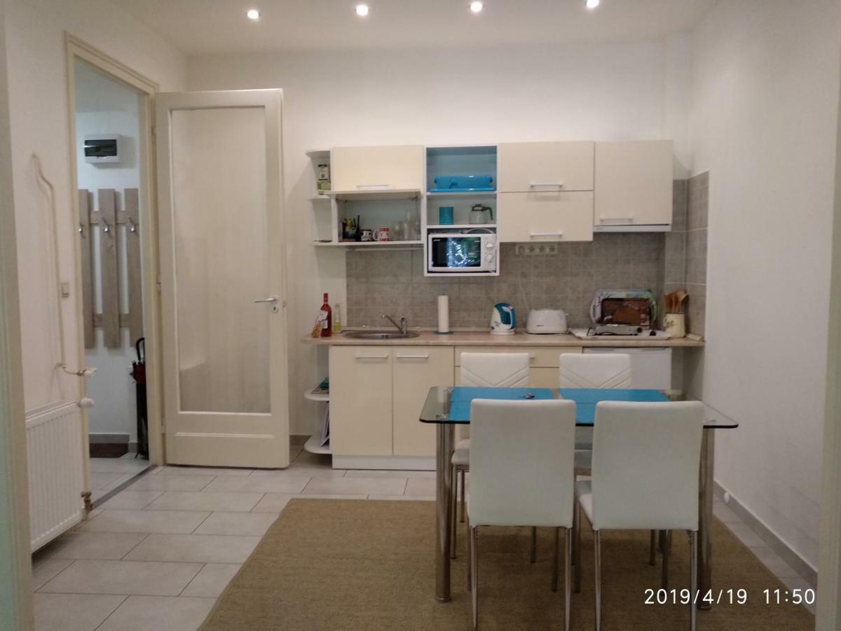 Lara Apartman Budapest Exteriör bild