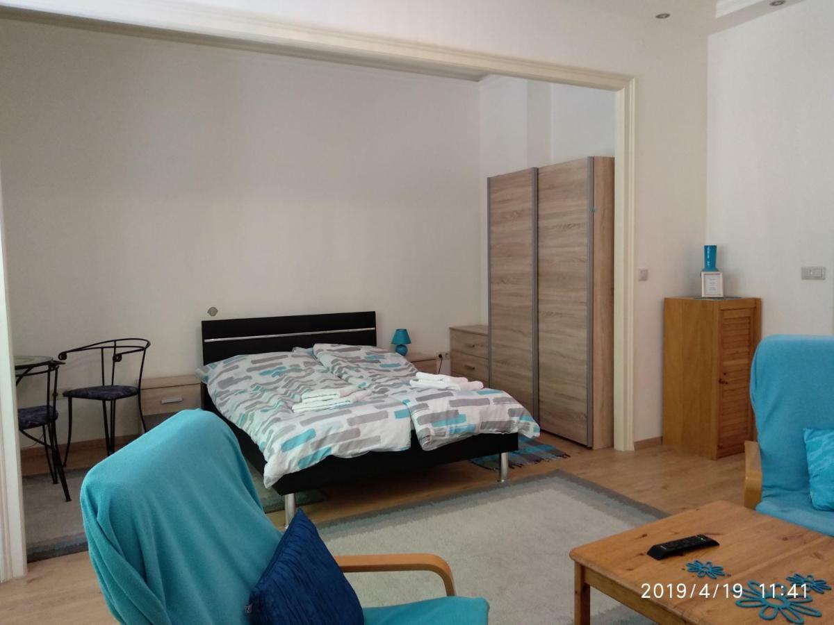 Lara Apartman Budapest Exteriör bild